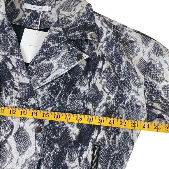 Avantlook M oversized jacket in snakeskin print. Moto zips lightweight Spring - Picture 5 of 9